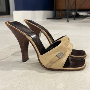 Gucci Sandals Size 36 color cream beige